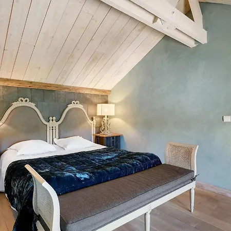 L'annexe Du Chateau Des Girards